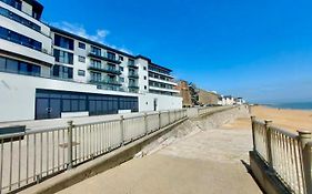 Sohot Stays Beach Haven Apt With Sea Views A Balcony & Free Parking